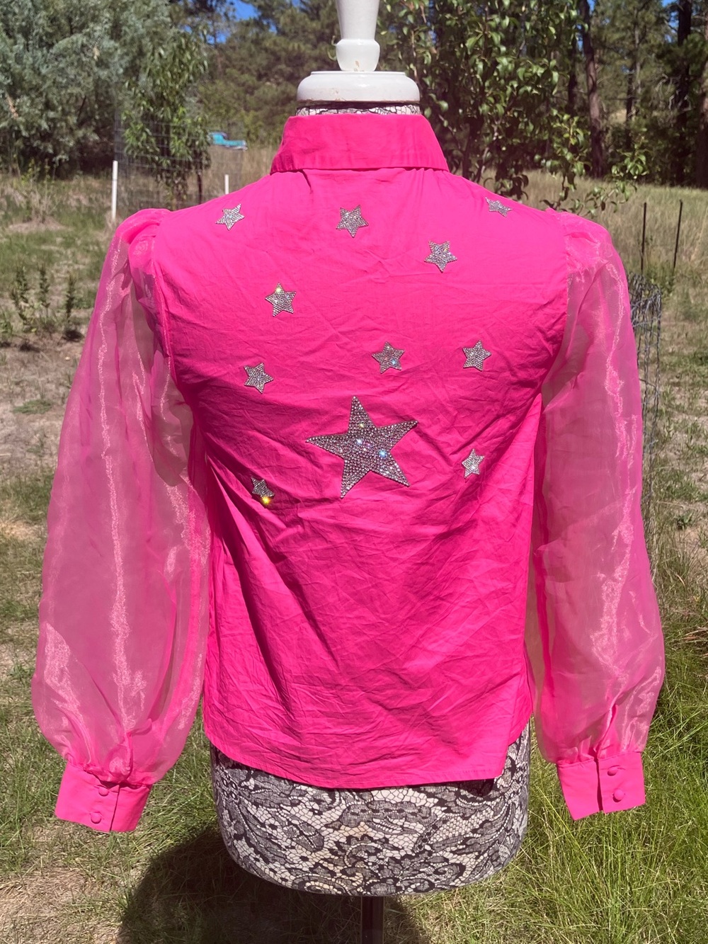 Women's Hot Pink Star-Embellished Puff-Sleeve Button-Down Blouse
